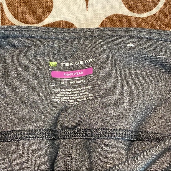 Techgear shapewear grey colored workout leggings. Size M. EUC - Picture 3 of 4